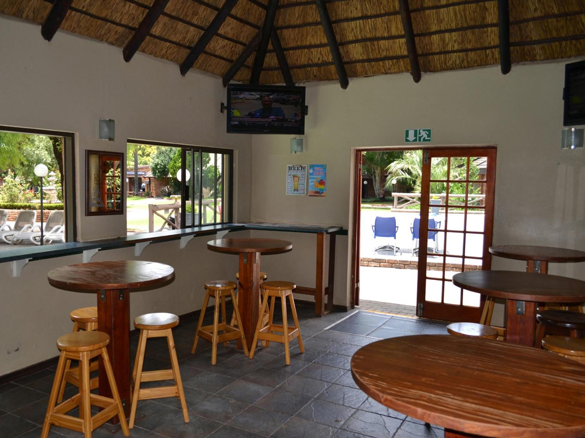 Mount Amanzi Hotel Hartbeespoort Exterior photo